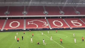 爱体育-世俱杯换人策略演化回顾：从替补战术到临场调整