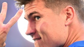 爱体育-NBA赛场上身穿六号球衣的知名球星介绍