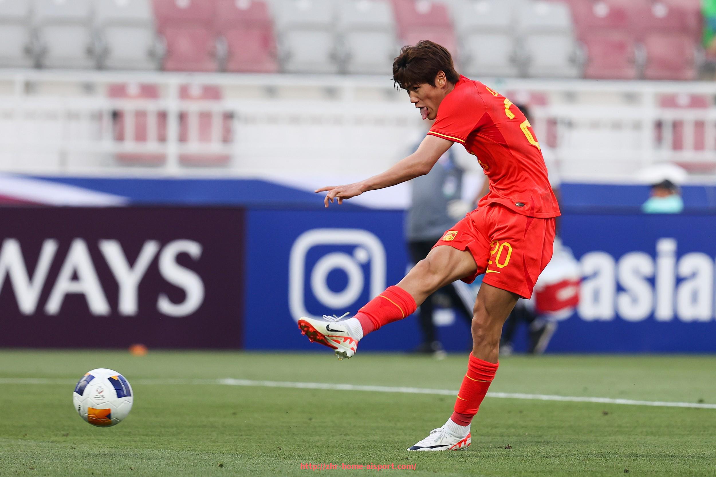 爱体育-法甲联赛最佳防守阵容盘点及球员表现解析